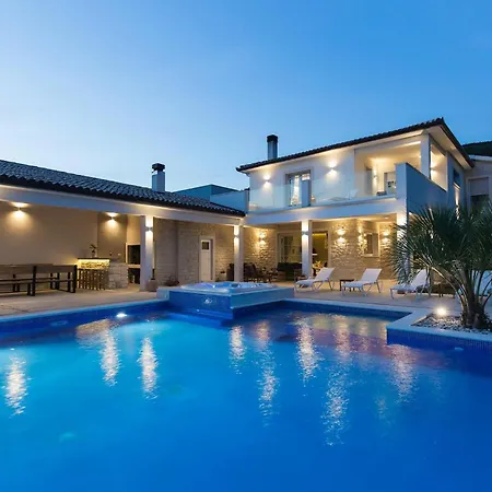 Holiday home Casta Diva *