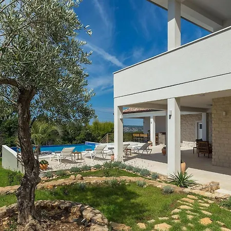 Holiday home Casta Diva