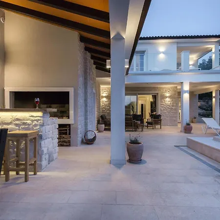 Holiday home Casta Diva