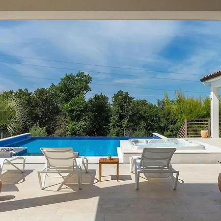 Holiday home Casta Diva