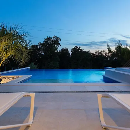 Holiday home Casta Diva